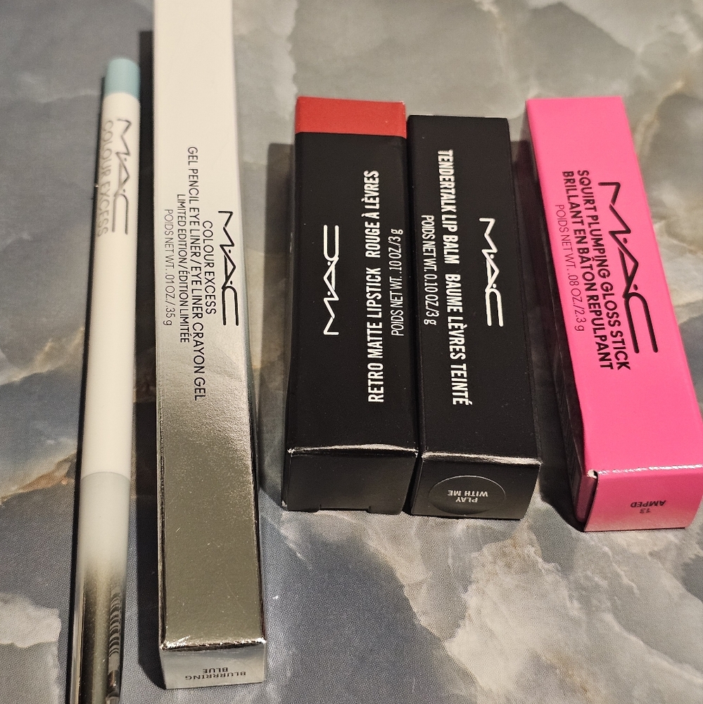 MAC Bundle 4 Full Size: Blurring Blur Eyeliner, Lipstick, Lip Gloss & Lip Balm